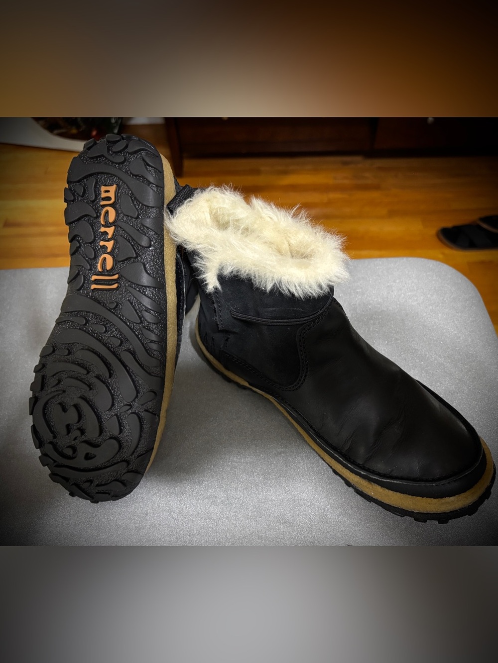 Merrell Black Ankle Winter Boot with Cream Fur Trim